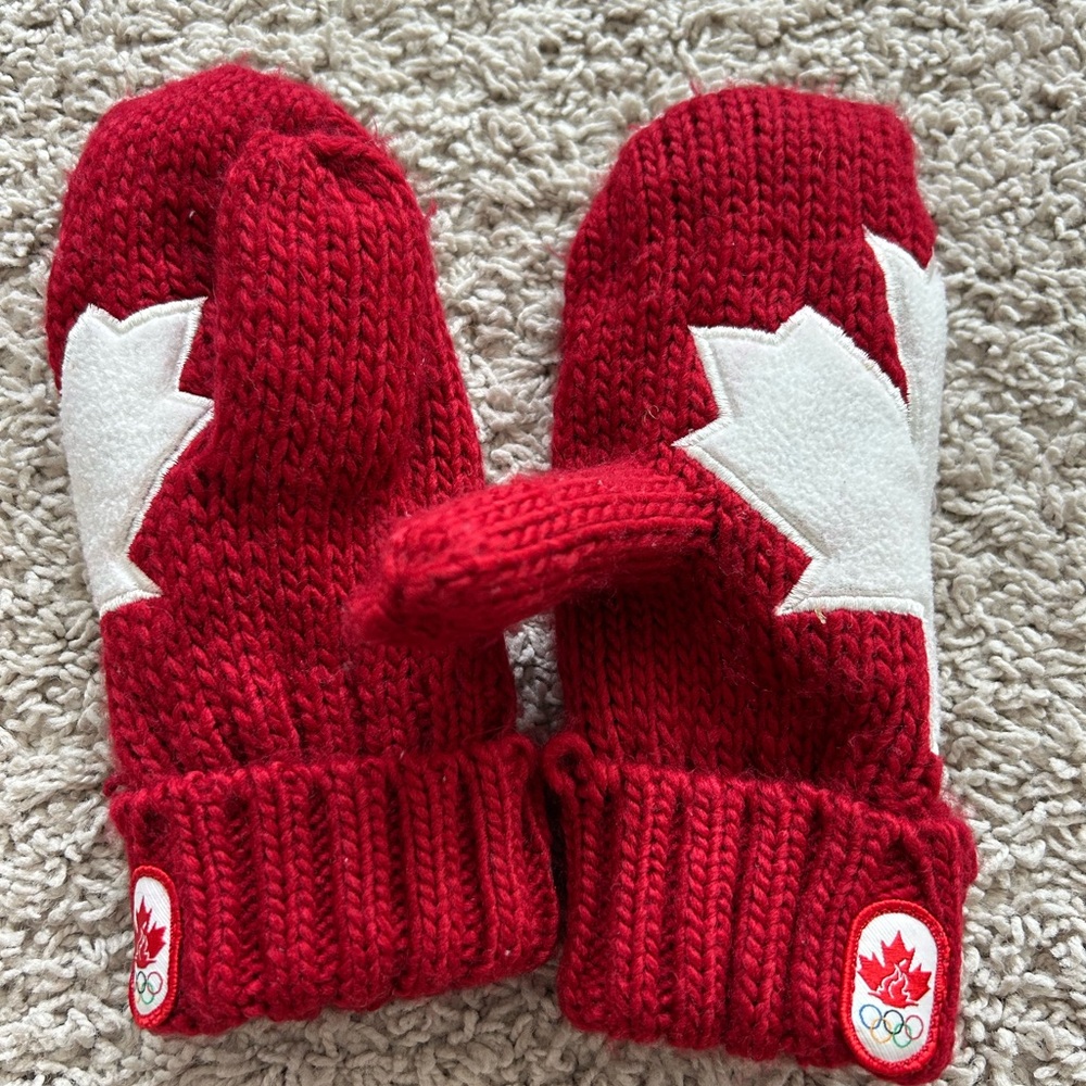Kids Canada 🇨🇦 mitts